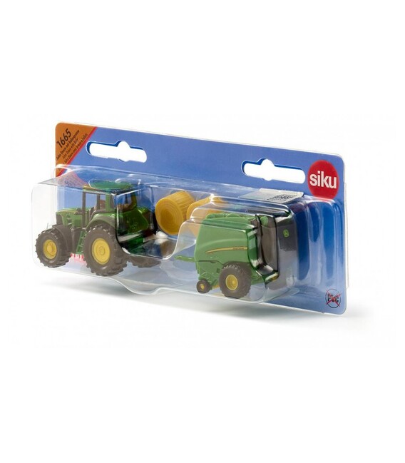 Tractor John Deere cu baloți