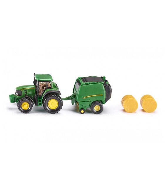 Tractor John Deere cu baloți